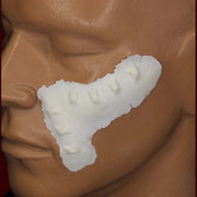 costume facial piercing
