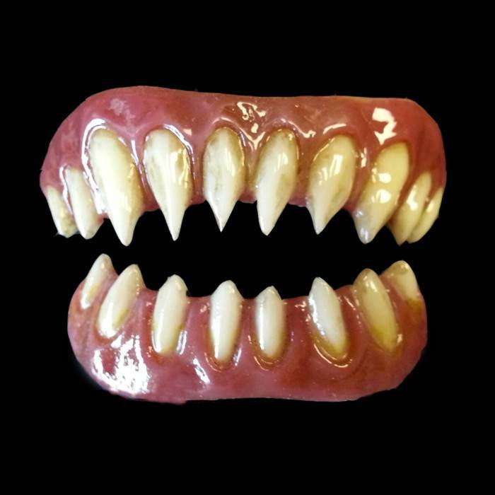 Pointed costume monster teeth